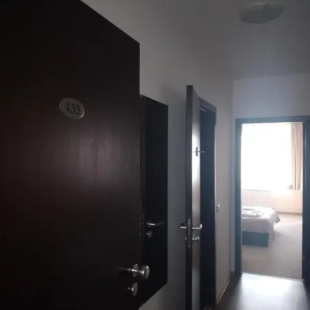 Apartament илен 433 Royal Towers