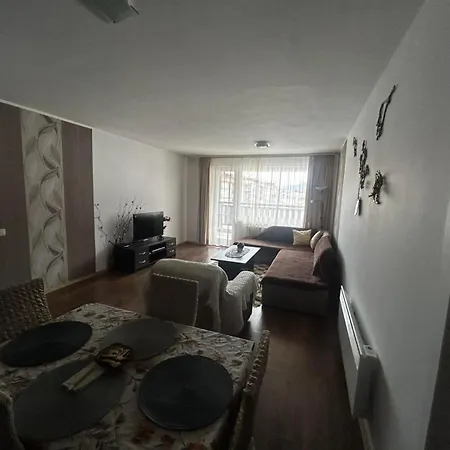 Apartament илен 433 Royal Towers