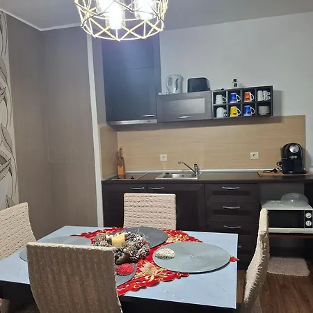 Апартаменти илен 433 Royal Towers