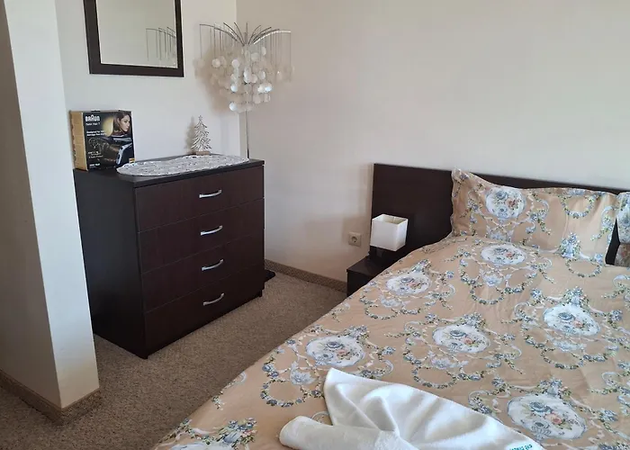 илен 433 Royal Towers Apartment